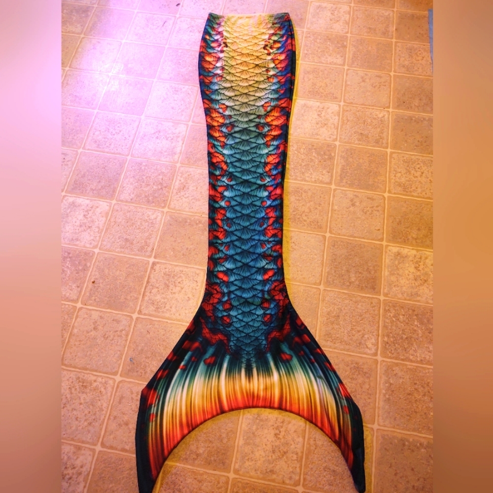 Mertailor Morey Depths guppy tail